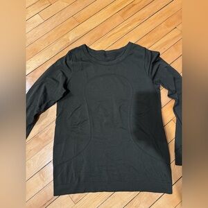 Lululemon Swiftly Tech Long Sleeve size 4